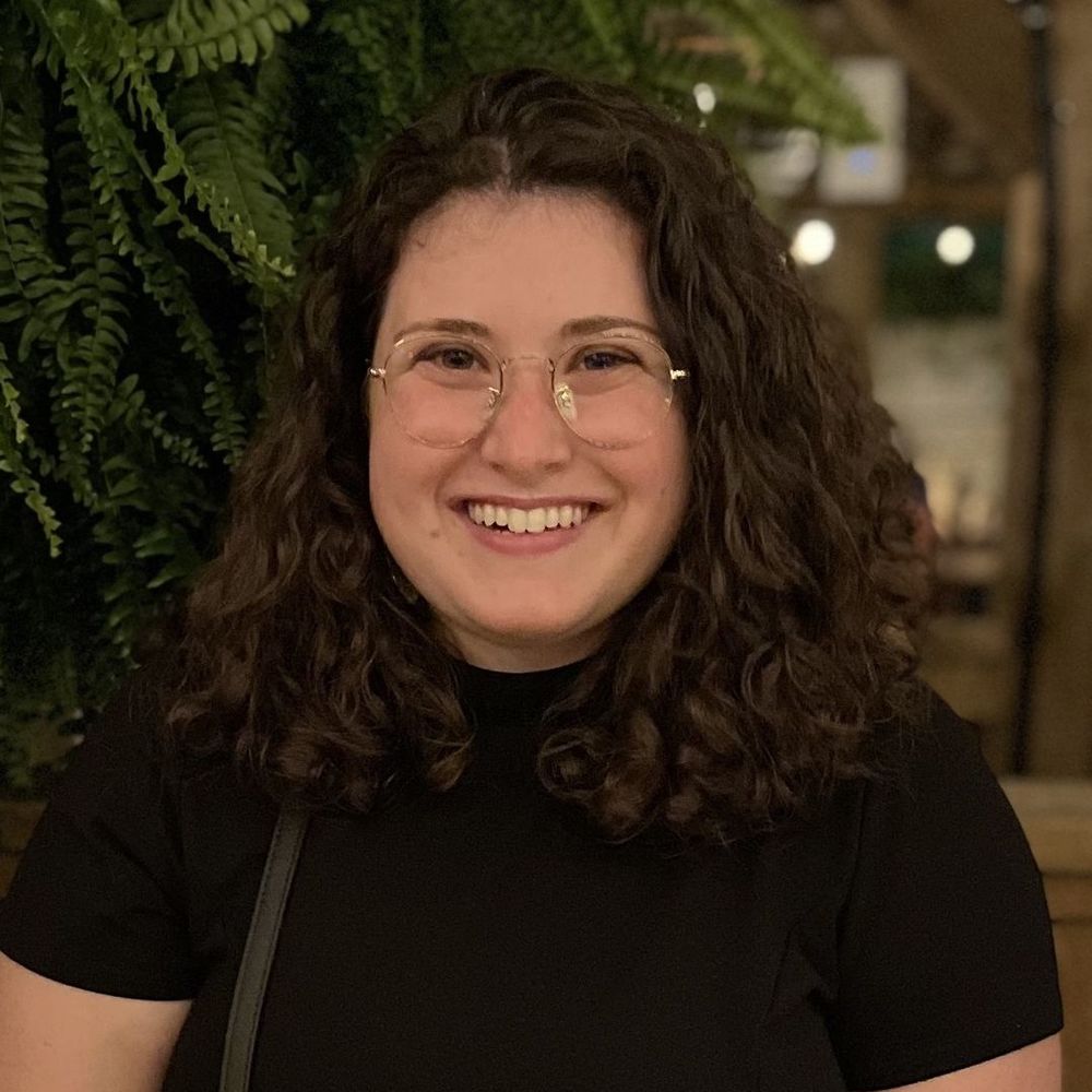 Meet your Posher, Simone